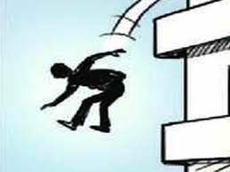 8-year-old boy performs ‘Superman’ stunt, falls suffers multiple fractures 8-year-old boy performs ‘Superman’ stunt, falls suffers multiple fractures