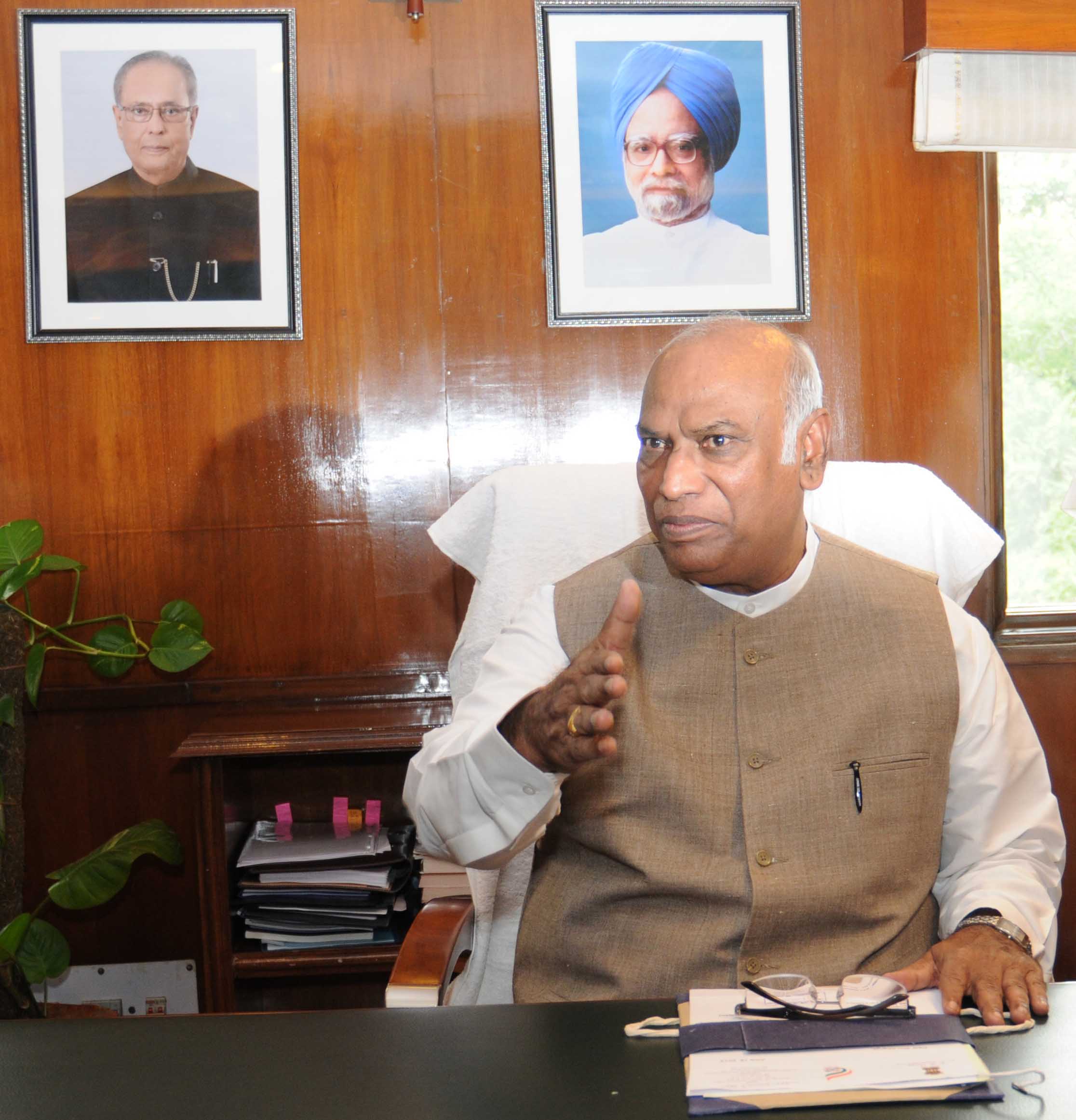 Kharge to finalise CWC list after Rahul returns from Kerala Kharge to finalise CWC list after Rahul returns from Kerala