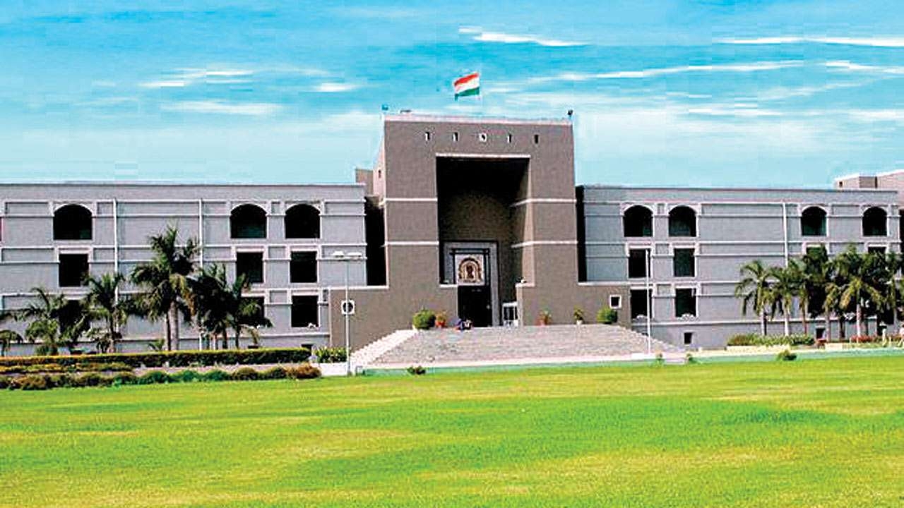 Gujarat HC charges five cops with contempt for assaulting & parading accused in Rajkot Gujarat HC charges five cops with contempt for assaulting & parading accused in Rajkot
