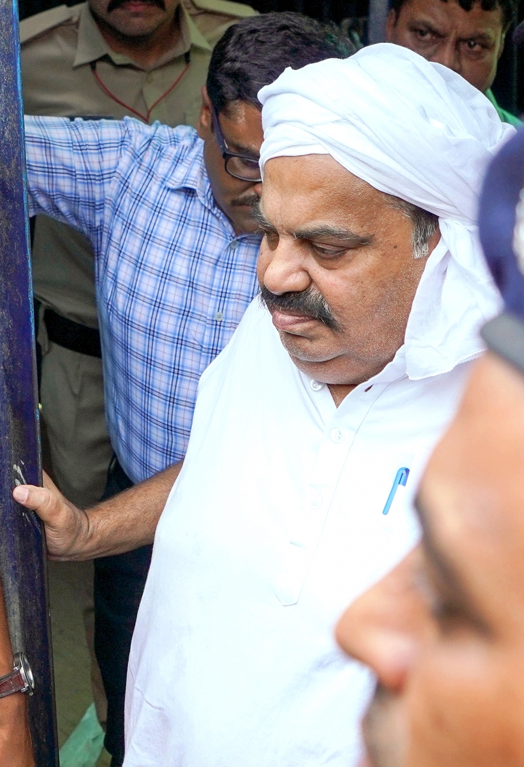 Atiq Ahmed’s sister seeks custody of his two minor sons Atiq Ahmed’s sister seeks custody of his two minor sons