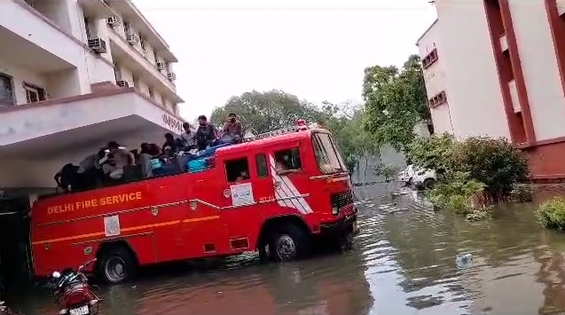 Fire department rescues 30 IIPA trainees from Delhi’s ITO