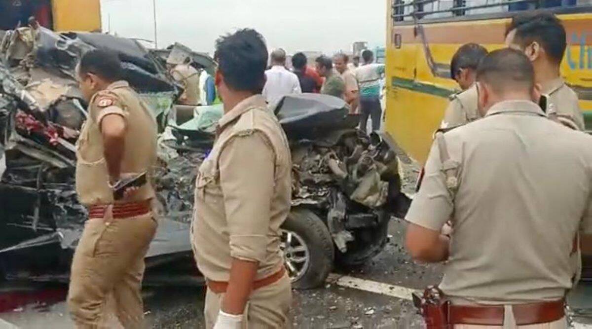 6 of family die as bus crashes into car in Ghaziabad