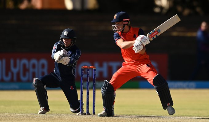 Bas de Leede’s all-round heroics helps Netherlands seal ODI World Cup spot with win over Scotland (ld)