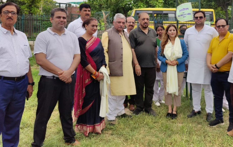 Jai Mata Di* Today Sanatani Punjabi Mahasabha, as the chief guest in the tree plantation program, former minister, current MLC, Dr. Mahendra Singh, former Vice President, Bharatiya Janata Party, Awadh region, Shri Govind Pandey Jai Mata Di* Today Sanatani Punjabi Mahasabha, as the chief guest in the tree plantation program, former minister, current MLC, Dr. Mahendra Singh, former Vice President, Bharatiya Janata Party, Awadh region, Shri Govind Pandey