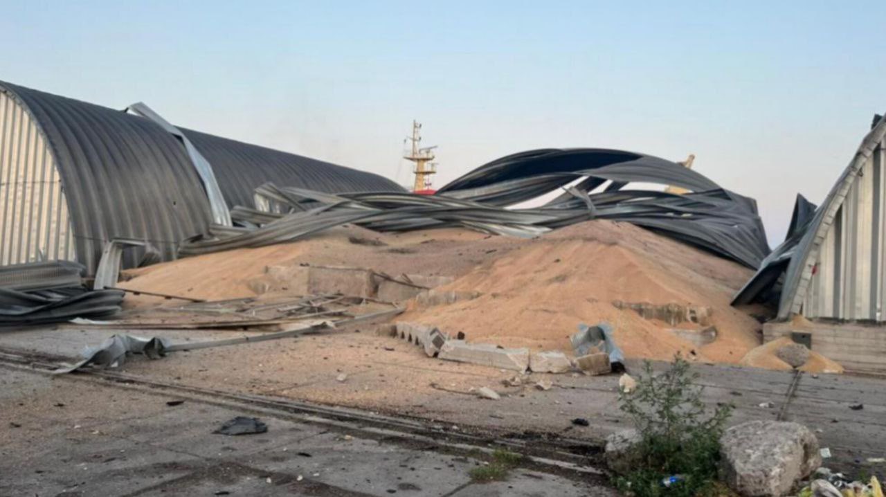 Russian drones destroy grain warehouses at Ukraine ports: Reports Russian drones destroy grain warehouses at Ukraine ports: Reports