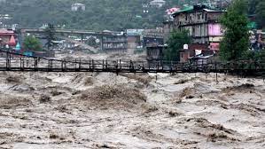 Uttarkashi: In Uttarkashi district of Uttarakhand, there were incidents of heavy rain and cloudburst at many places