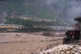 100 meter road SWEPT AWAY in Kameda, Badrinath highway closed for two-three days