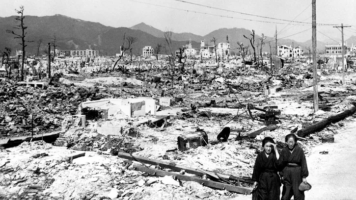 Atomic bomb dropped on Hiroshima