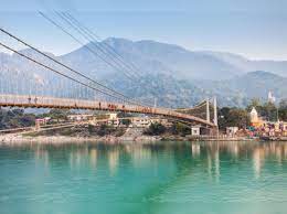 The movement of two-wheelers was temporarily stopped on Thursday on the Ramjhula bridge near Rishikesh