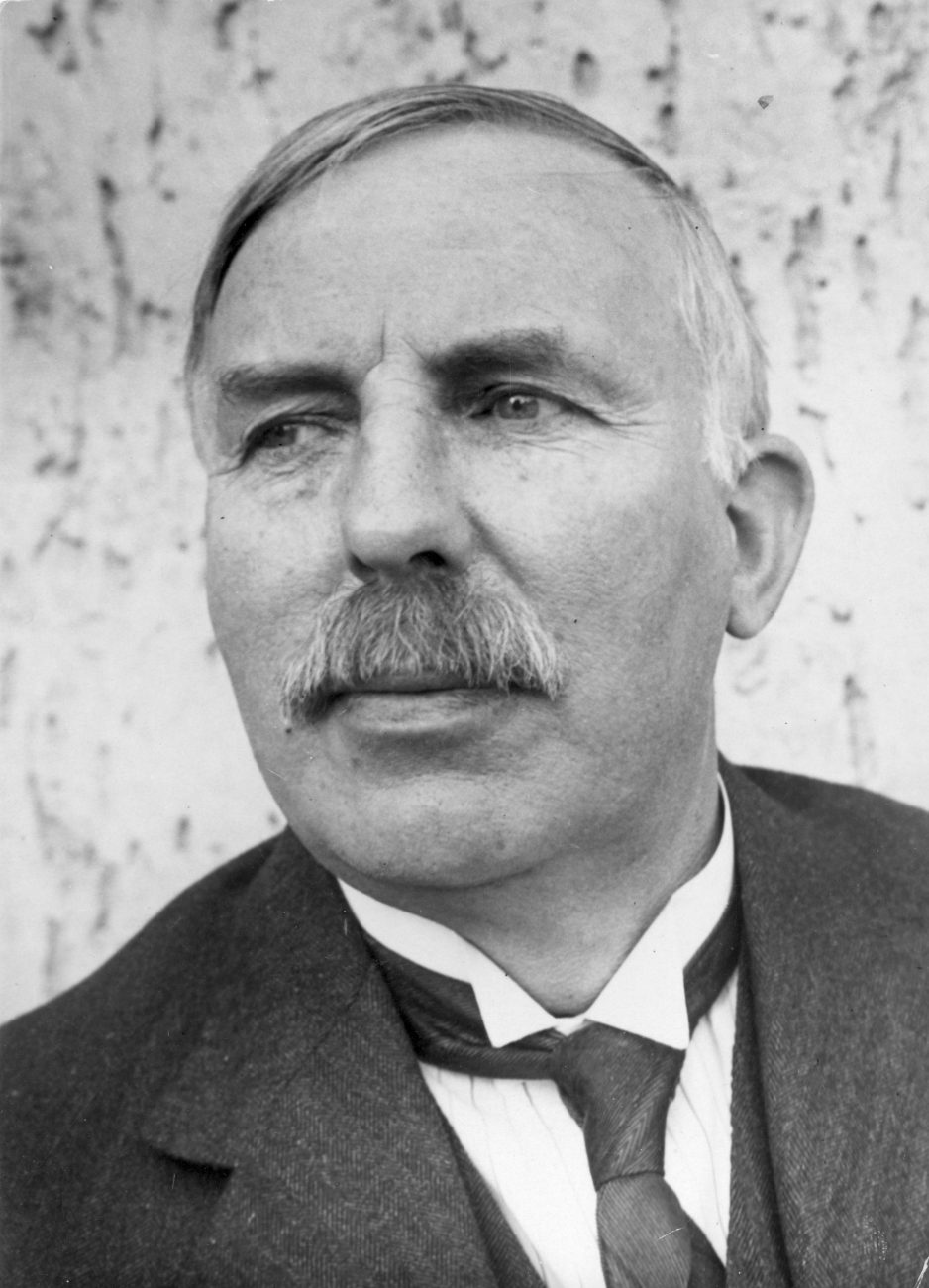 On August 30, 1871, New Zealand-born scientist Ernest Rutherford, renowned as the “Father of Nuclear Physics,” came into the world