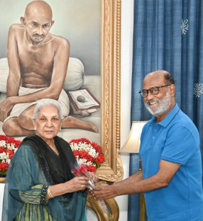 Rajnikanth Meets Governor Anandiben Patel in Lucknow, Movie Screening & Meetings with Officials Scheduled