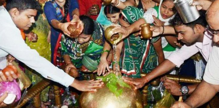 Kannauj: Devotees gather at Baba Gaurishankar Mahadev Temple for jalabhishek on the final Monday of Sawan. Kannauj: Devotees gather at Baba Gaurishankar Mahadev Temple for jalabhishek on the final Monday of Sawan.