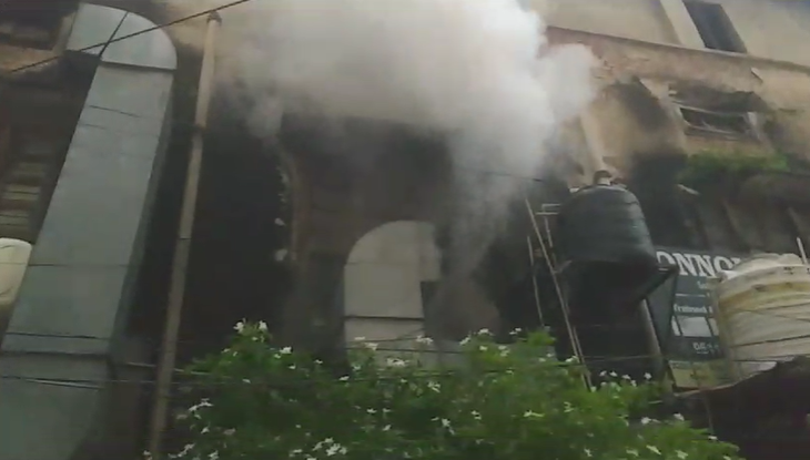 Lucknow: Fire Erupts in Kitchen of Burger Shop near Hazratganj Police Station Area.