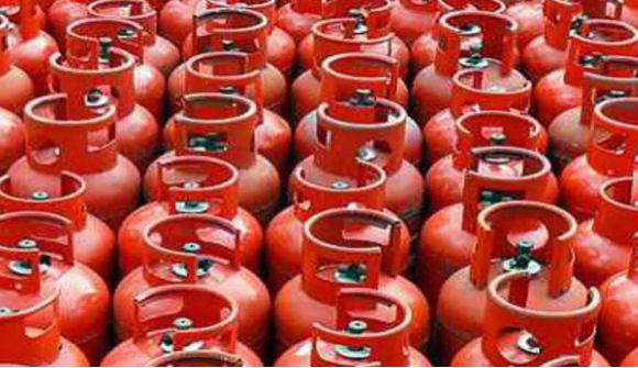 New Delhi: Government’s Pre-Festival Gift – Domestic LPG Cylinder Becomes 200 Rupees Cheaper