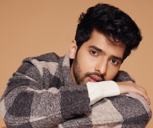 Armaan Malik’s ‘Sleepless Nights’ is a warm fuzzy song about talking all night long