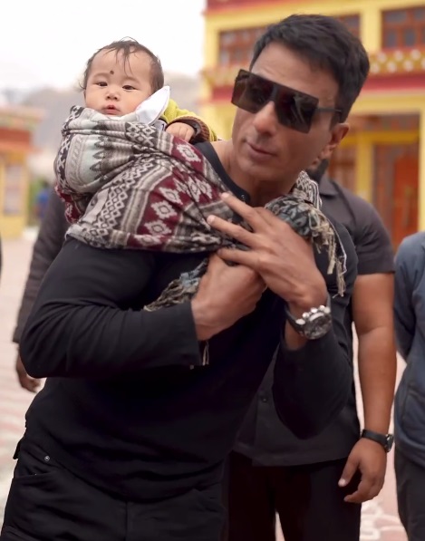 Sonu Sood turns ‘babysitter’ as he gives piggyback ride to baby in  Kaza