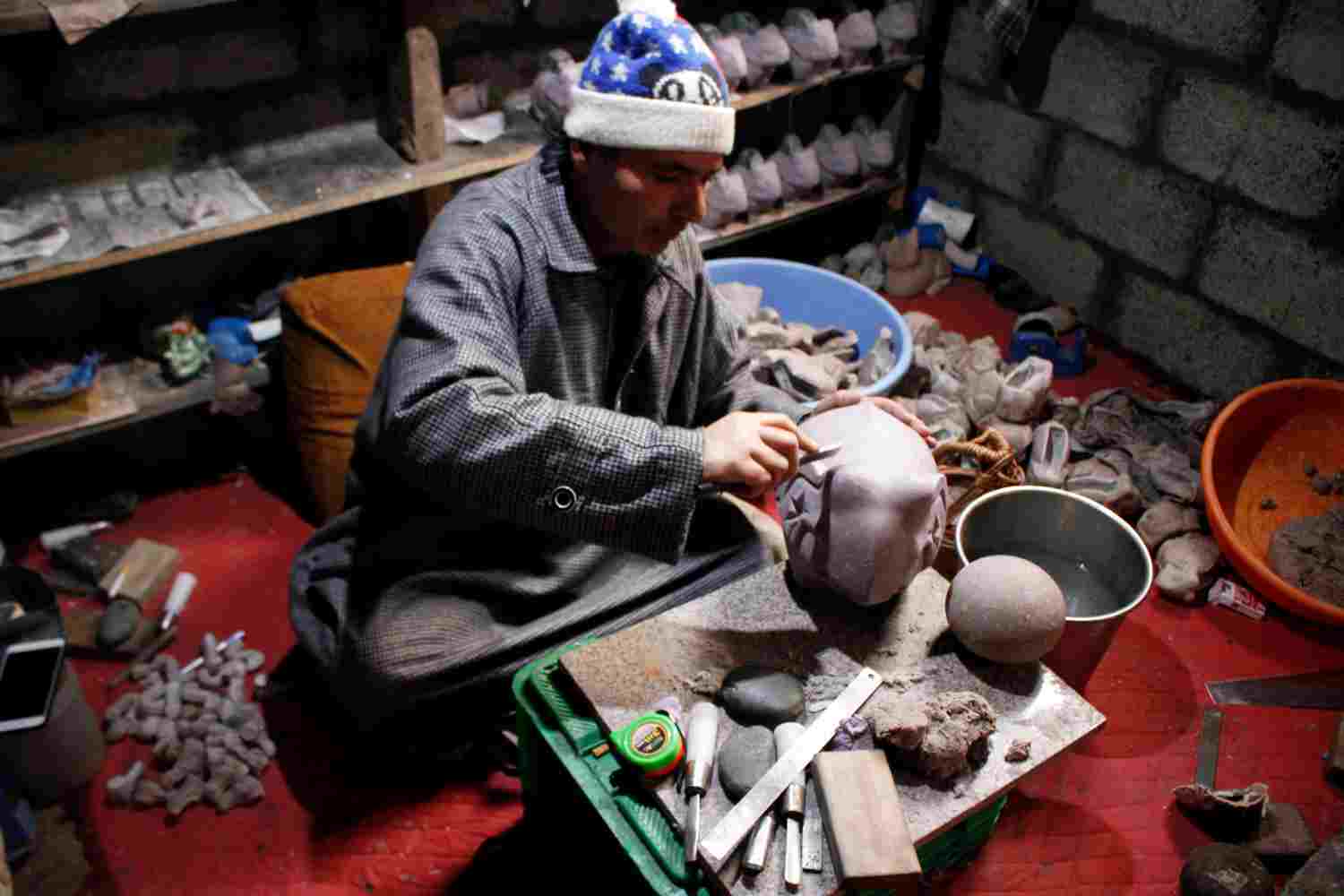 Jammu and Kashmir: Paper mache dying in the valley, this is how 700 years old craft reached Kashmir