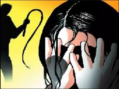 Man nabs wife with lover, kills her with electric shocks Man nabs wife with lover, kills her with electric shocks