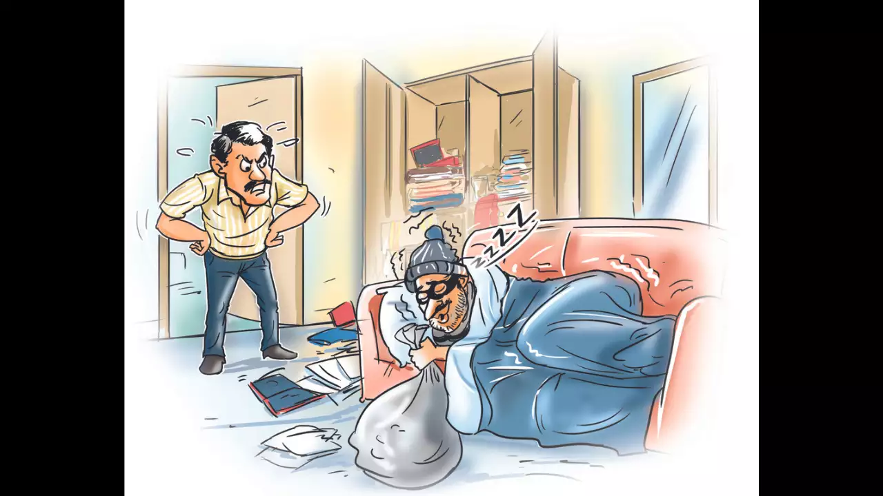 Burglars take cash, gold, leave aide sleeping in kitchen Burglars take cash, gold, leave aide sleeping in kitchen