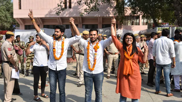 ABVP’s spectacular victory in DUSU elections, flag hoisted on three seats including President’s post,