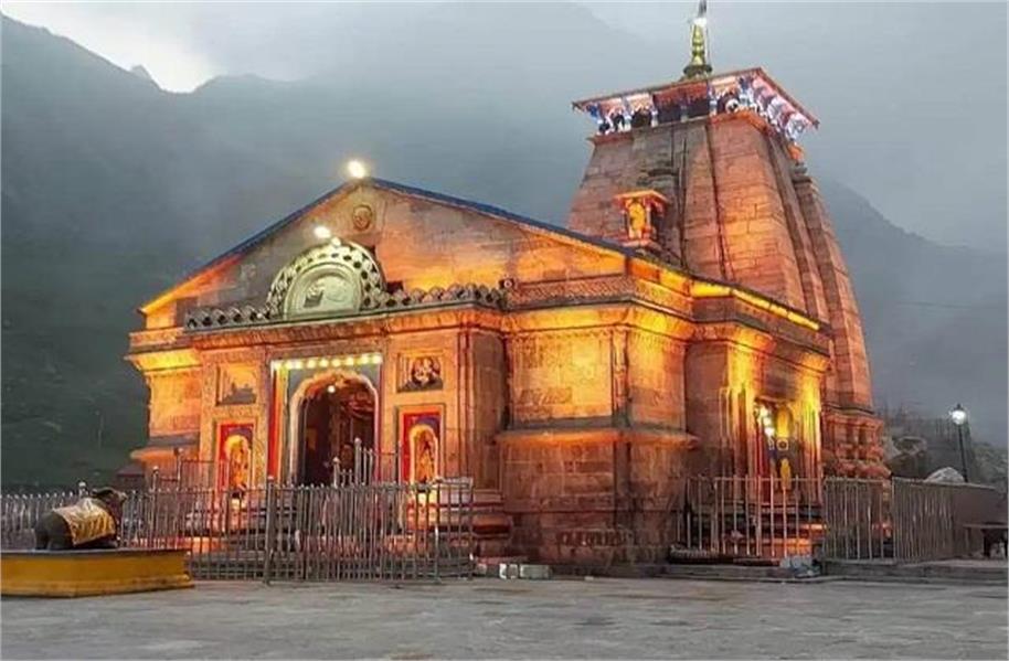 After talks with Rudraprayag district administration, pilgrim priests of Kedarnath postponed the agitation.