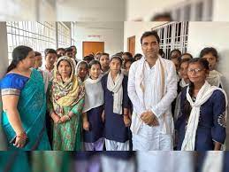 Pankaj Tripathi inaugurates school library in memory of late father in his village