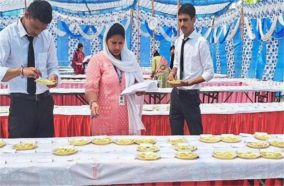 Maya College students made 6185 millet cookies, made three Limca Book off record attempts