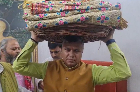 Mathura: Prison Minister Dharmaveer Prajapati Visited Banke Bihari Temple