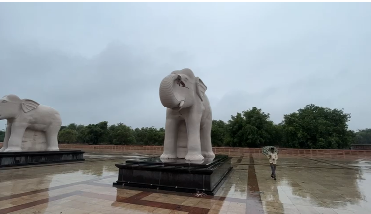 Lightning Strikes Elephant in Ambedkar Park, Causes Significant Damage