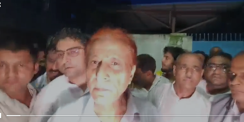 Income Tax Officials Conduct 71-Hour Raid at Azam Khan’s Residence.