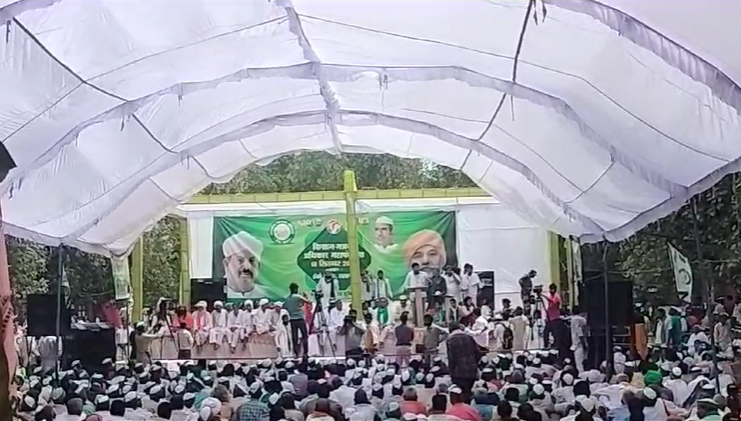 Rakesh Tikait Leads Thousands of Farmers in Lucknow Protest for Various Demands at Eco Garden.