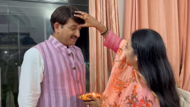 Photo of BJP MP Manoj Tiwari Was Welcomed Home with Pride After Women’s Reservation Bill Passage”