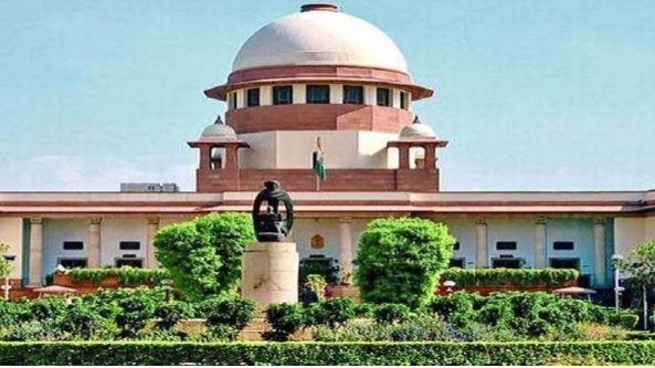 New Delhi : Firecrackers Won’t Be Burst in Delhi on Diwali; Supreme Court Rejects Kejriwal Government’s Decision to Ban.