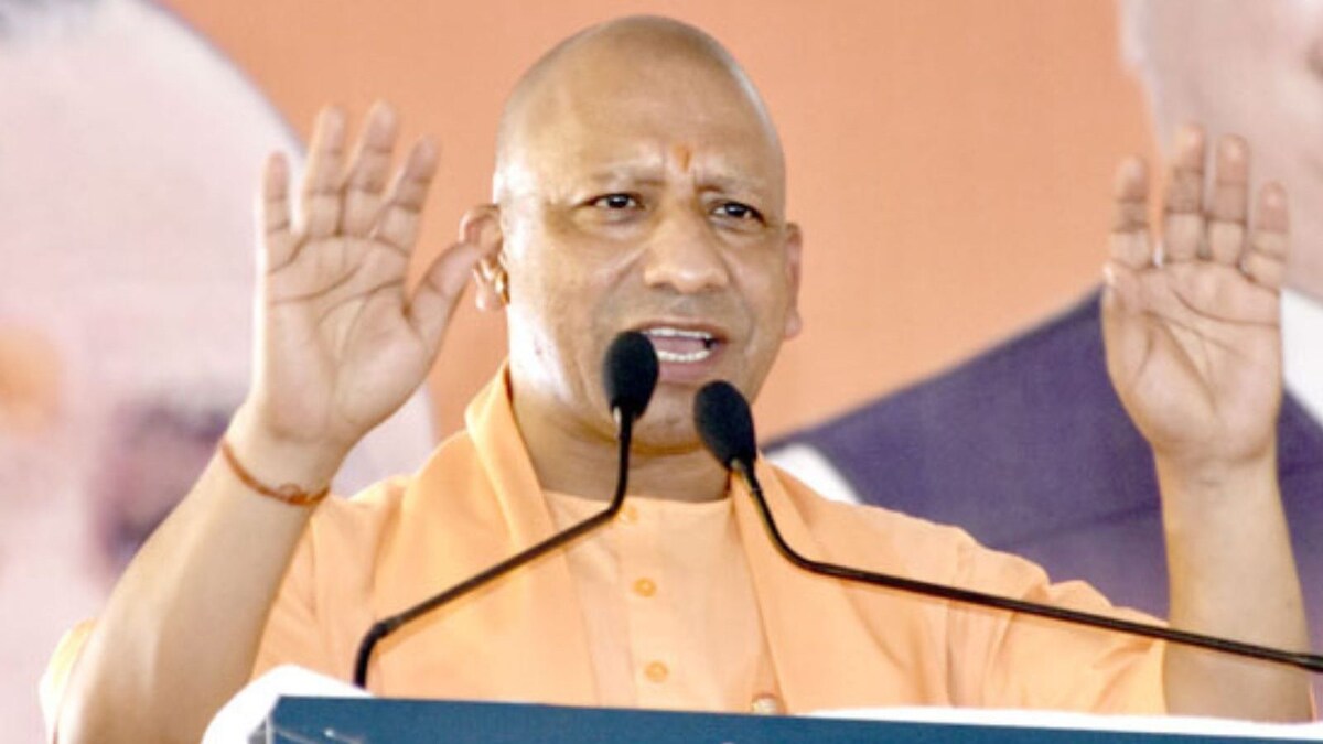 CM Yogi Adityanath’s clear message to officers, improve their functioning within a month CM Yogi Adityanath’s clear message to officers, improve their functioning within a month