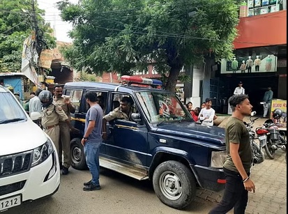 Cash van guard killed, Rs 39L robbed in Mirzapur heist Cash van guard killed, Rs 39L robbed in Mirzapur heist