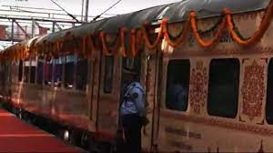 186 passengers leave for Chardham by special train