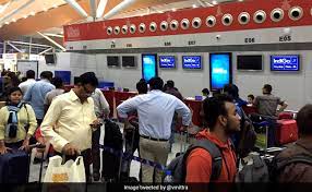 13 flights diverted from Delhi airport, know the reason 13 flights diverted from Delhi airport, know the reason