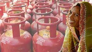 Good news for the women : Yogi government will give 2 free gas cylinders to women in a year from Diwali. Good news for the women : Yogi government will give 2 free gas cylinders to women in a year from Diwali.