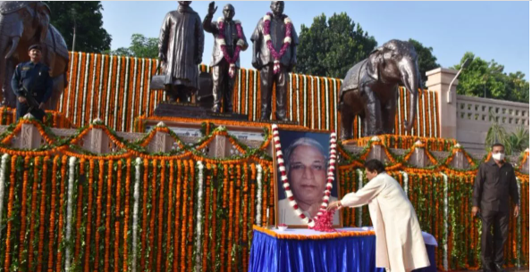 Kanshi Ram’s Death Anniversary: Mayawati pays tribute to Kanshi Ram on his death anniversary, says – BSP was formed under his leadership and formed the government four times.