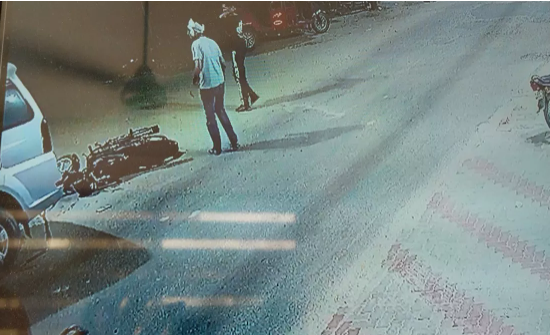 Punjab Crime: Attack on NRI’s Car with Swords, Narrow Escape, Horrifying Incident Captured on CCTV. Punjab Crime: Attack on NRI’s Car with Swords, Narrow Escape, Horrifying Incident Captured on CCTV.