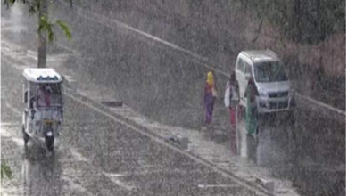 Dehradun, October 17: Yellow alert issued in Uttarakhand amid rain and snowfall.