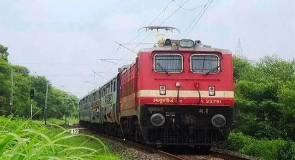 A local EMU train derailed at Avadi Railway Station in Chennai.