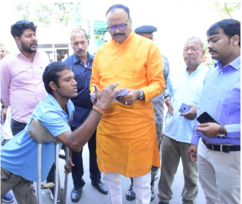 Deputy CM Brajesh Pathak Visits Homes, Listens to People on Dussehra.