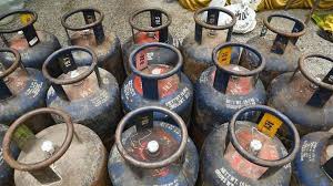 Commercial LPG: Prices of commercial LPG gas cylinders increased by Rs 100, prices increased for the second time in two months.