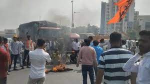 Mumbai-Bengaluru highway blocked as Maratha reservation movement intensifies, traffic jam for 15 kilometers