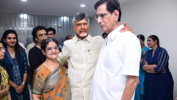 Chandrababu Naidu: Former CM Chandrababu Naidu, who spent 53 days in jail, returned home, Chandrababu Naidu: Former CM Chandrababu Naidu, who spent 53 days in jail, returned home,