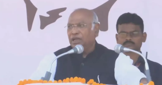 PM Modi keeps insulting the Gandhi family,’ said Kharge in Sukma – No one from the Gandhi family has held any position for 40 years.”