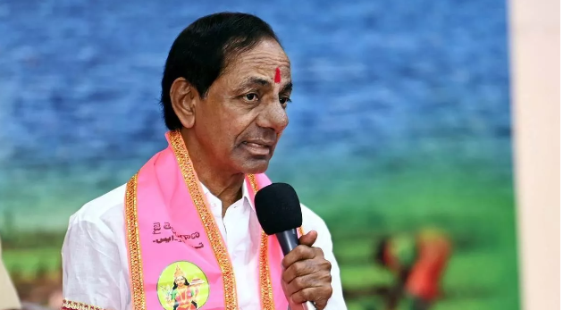 Telangana Election: In the midst of the election, politicians are trading barbs with each other. KCR stated, “Congress leaders from Telangana have betrayed the state more than those from Andhra Prades Telangana Election: In the midst of the election, politicians are trading barbs with each other. KCR stated, “Congress leaders from Telangana have betrayed the state more than those from Andhra Prades