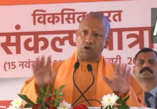 Photo of In Uttar Pradesh, during the “Viksit Bharat Sankalp Yatra,” Chief Minister Yogi Adityanath spoke against those opposing development by dividing the country on the lines of caste and religion.