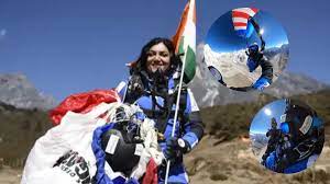 Indian ‘skydiver’ Sheetal Mahajan made a new record by jumping from 21,500 feet. Indian ‘skydiver’ Sheetal Mahajan made a new record by jumping from 21,500 feet.